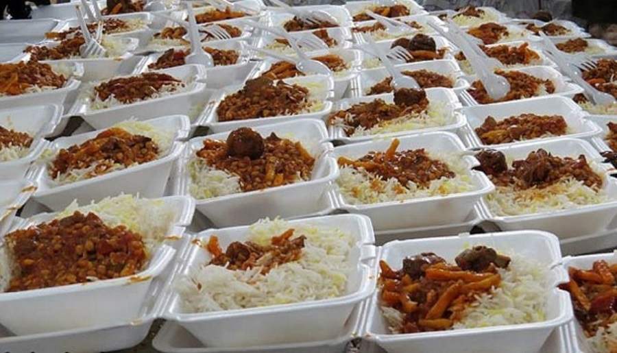 طبخ و توزیع بیش از یک‌میلیون پرس غذای گرم بین مددجویان و نیازمندان کرمانی