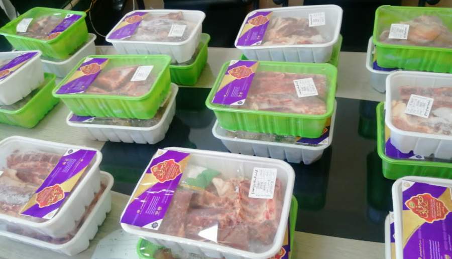 اجرای طرح قربانی در بردسیر و توزیع ۲۴۰ بسته گوشت
