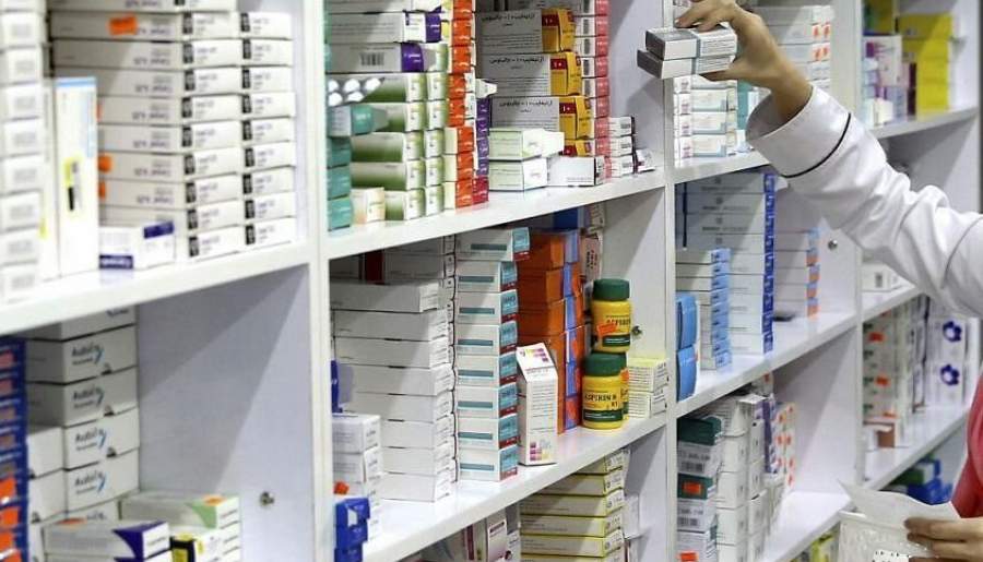 شهروندان گران‌فروشی داروخانه‌ها را گزارش دهند/ بدون نسخه پزشک برای تهیه دارو های کرونایی به داروخانه مراجعه نکنید