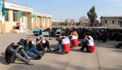 مدرسه شهید شفیعی در رفسنجان لرزید + عکس