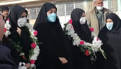 مردم شهرکرد به استقبال خانواده شهید تازه شناسایی‌شده کرمانی رفتند+تصاویر