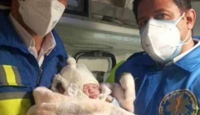 ماموریت ۴ ساعته اورژانس به دلیل برف و یخ زدگی / تولد نوزاد در آمبولانس