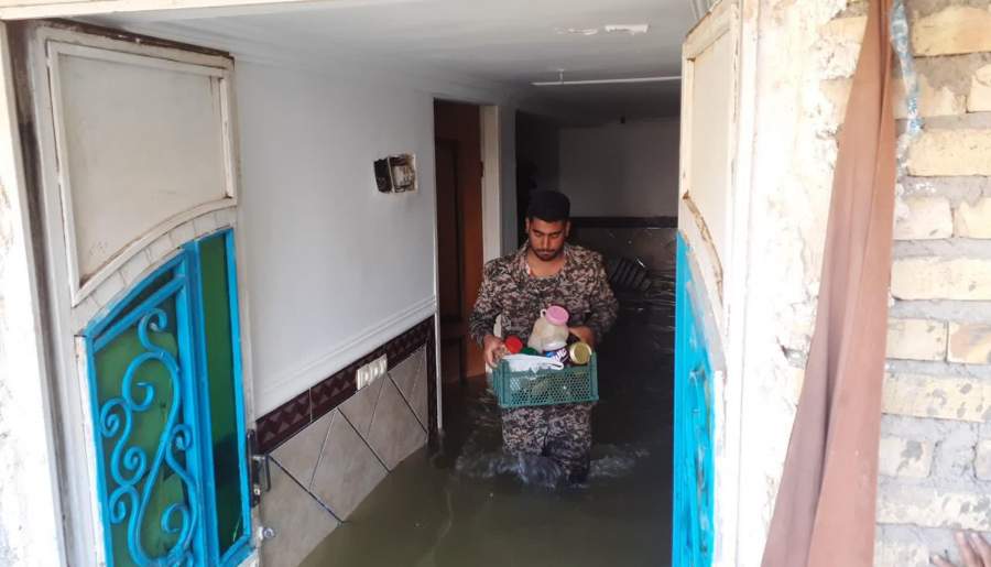تخلیه آب بیش از 25 منزل مسکونی توسط گروه های جهادی در کهنوج  
