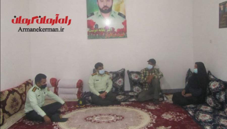 دیدار فرمانده انتظامی شهرستان کهنوج با خانواده شهدا و ایثارگران