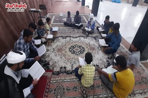حضور پرشور نوجوانان و نونهالان روستای مهروئیه در مزاسم جزءخوانی قرآن