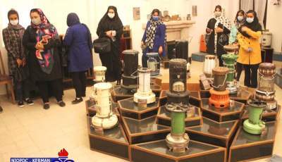مددجویان کمیته امداد امام خمینی (ره) از موزه نفت سوزهای کرمان بازدید کردند