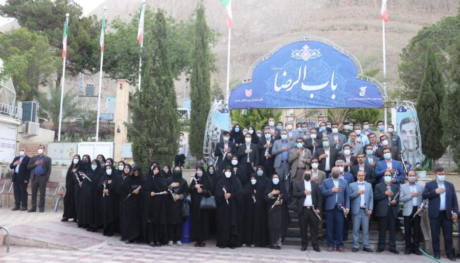 ادای احترام جمعی از فرهنگیان کرمان به مقام شامخ شهدای شهر کرمان