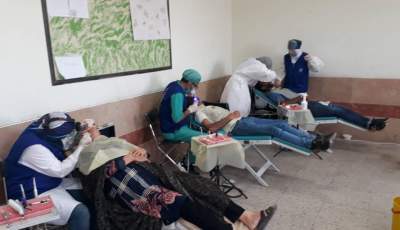 ویزیت رایگان ۴۳ پزشک متخصص در حاشیه شهر کرمان/ تحویل دارو و عینک رایگان به محرومین