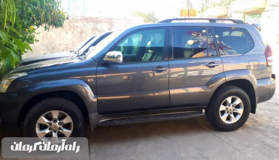 خودروی لوکس قاچاق در شهرستان جیرفت توقیف شد