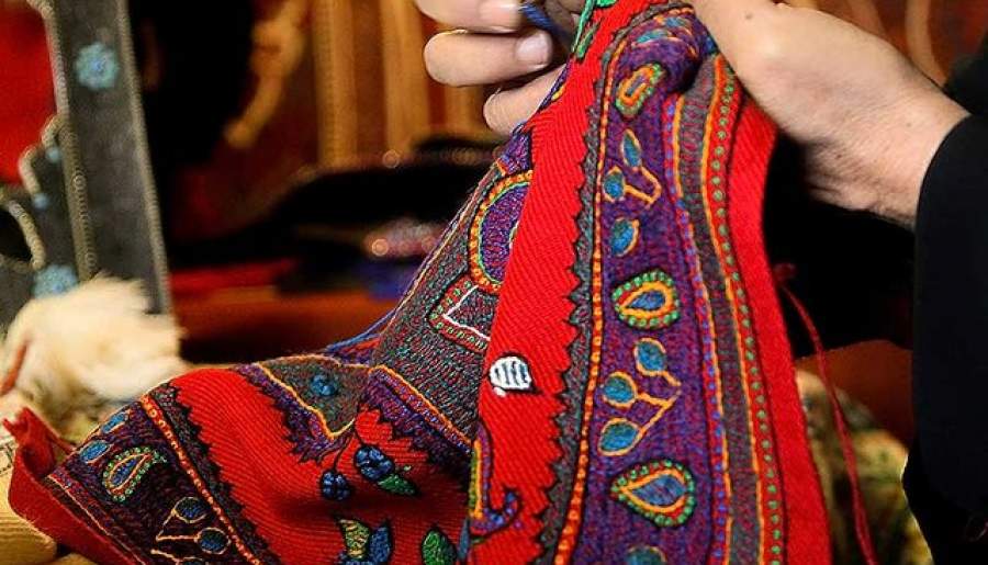 هنرمندان صنایع‌دستی کرمان برای برگزاری کارگاه‌های تولید زنده فراخوانده شدند