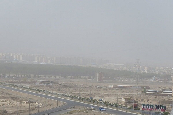 گرد و غبار موجود در استان ناشی از کانون های محلی است/ افزایش غلظت آلاینده ها در دو شهرستان رابر و سیرجان