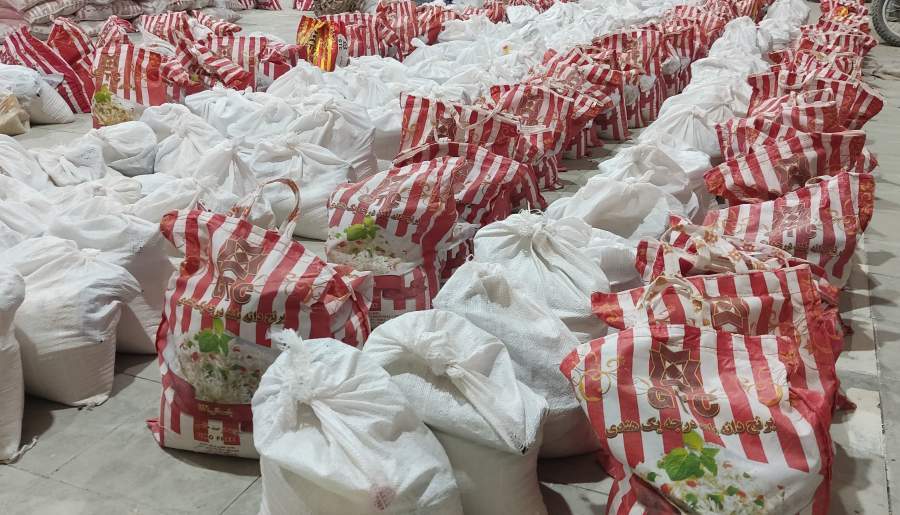 توزیع ۴۰۰بسته موادغذایی به مناسبت عیدقربان