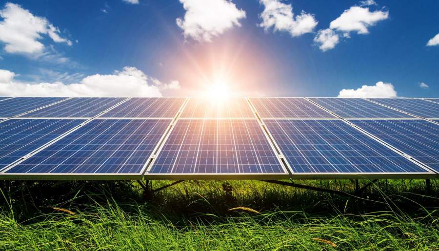 اهمیت احداث نیروگاه های خورشیدی در ذوزنقه خورشیدی ایران/ تولید بیش از ۴۴ هزار مگاوات ساعت تولید انرژی پاک طی ۶ سال در دل کویر