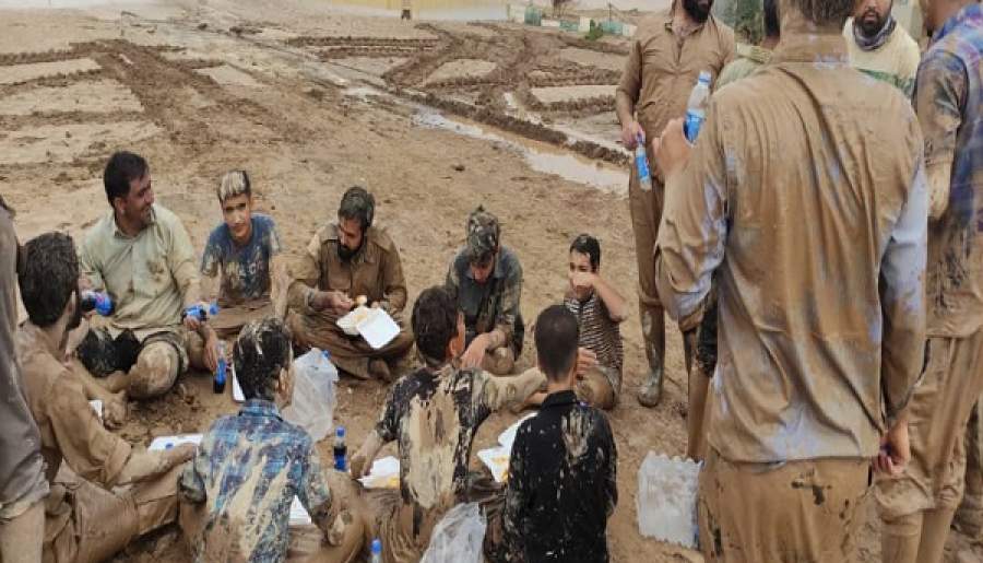 سپاه و گروه های جهادی برای رفع مشکل سیل زدگان در انار بسیج شده اند