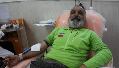 اهدای خون جانباز ایرانگرد به مناسبت آغاز هفته دفاع مقدس