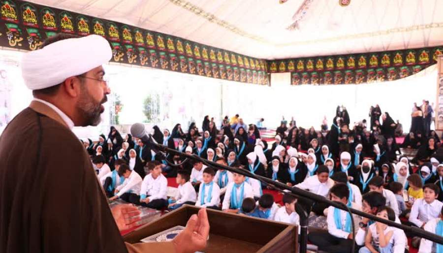 مراسم تجدید بیعت فعالین و نوجوانان کانون های مساجد کرمان با شهدا برگزار شد
