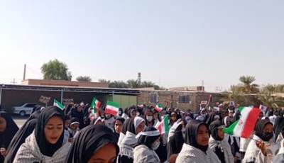 پویش «لبیک یا خامنه‌ای» دانش آموزان دختر شهرستان نرماشیر برگزار شد