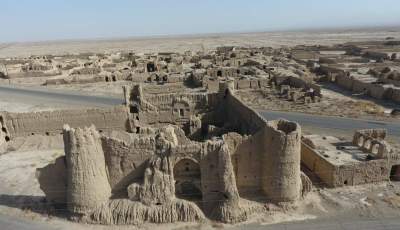 مرمت بافت تاریخی روستای بیاض در شهرستان انار