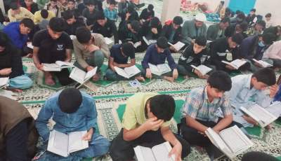 بیش از ۱۰۰۰ دانش آموز رودباری معتکف شدند