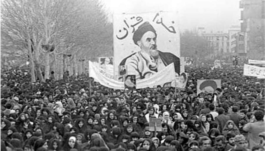 انقلاب اسلامی؛ زنده تا ابد