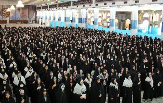 اجتماع ۲۰۰۰ نفری دختران حاج قاسم از اصفهان در دیار مُلک سلیمانی