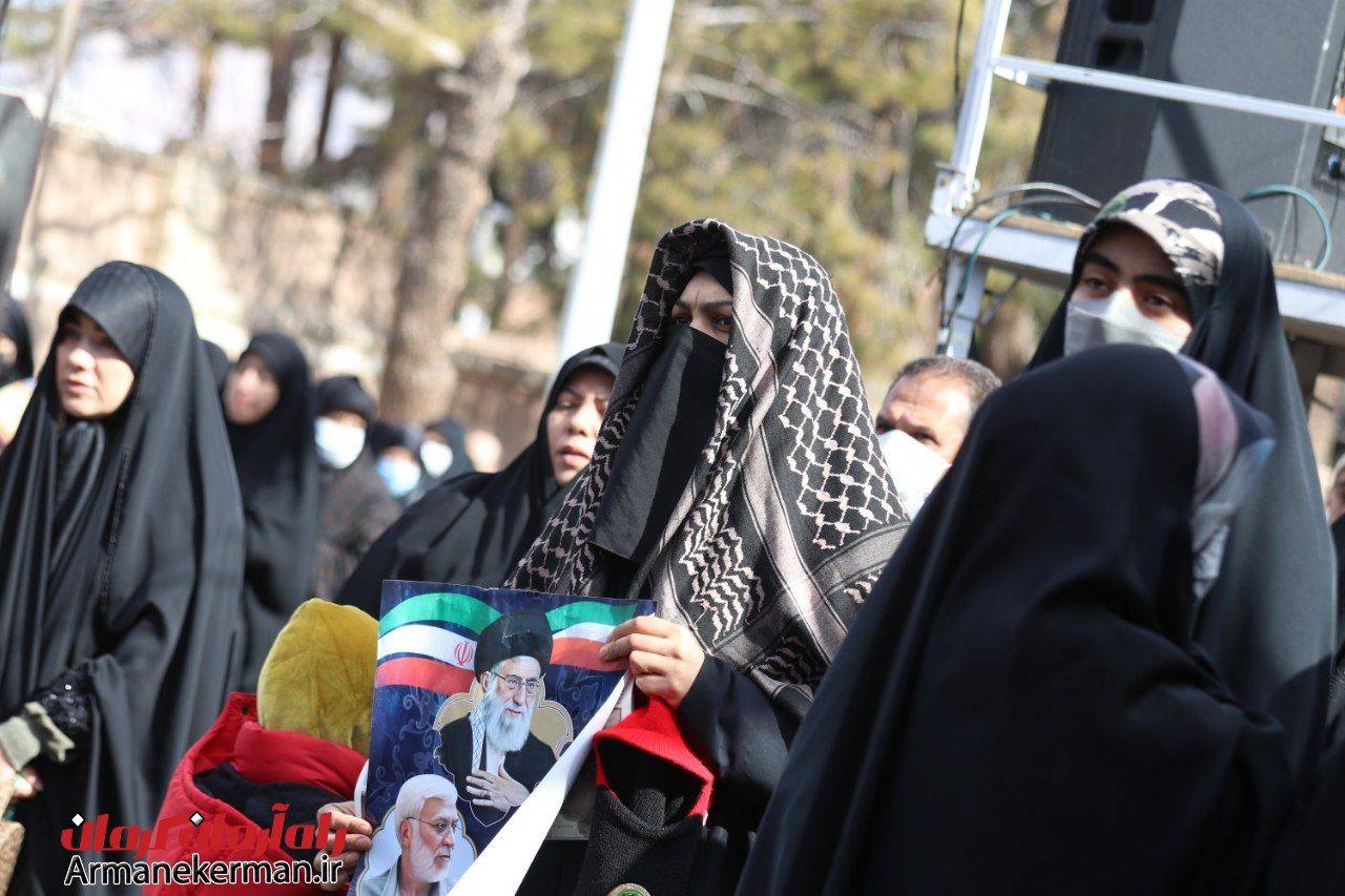 گرمای حضور عزاداران شهید سلیمانی در سرمای سیزدهم دی ماه 7